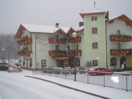 Hotel Fior Di Bosco Giovo Exterior photo